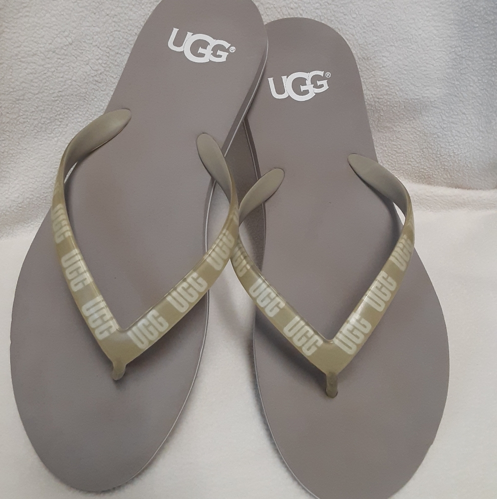 UGG comfortable flip flops size 10.5M